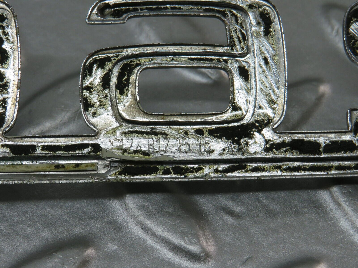 33964 Mercedes-Benz W124 260E Trunk Lid Badge Emblem 1248171515