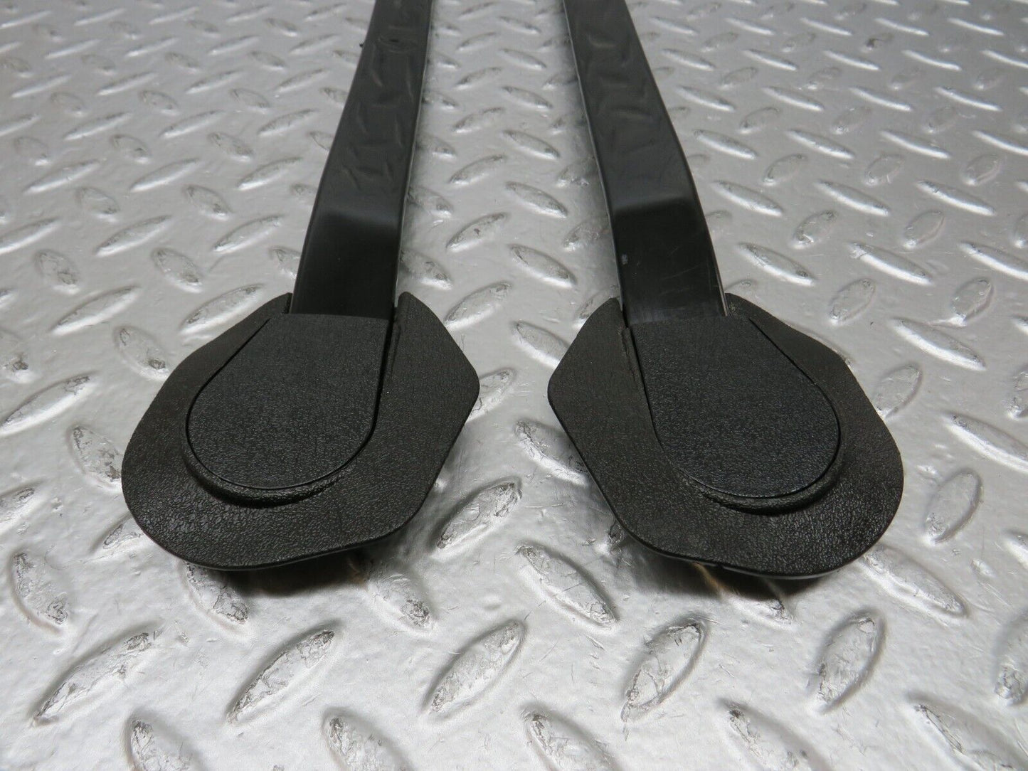 27123 Mercedes-Benz W123 280E Seat Belt Runner 1239192520 1239192620
