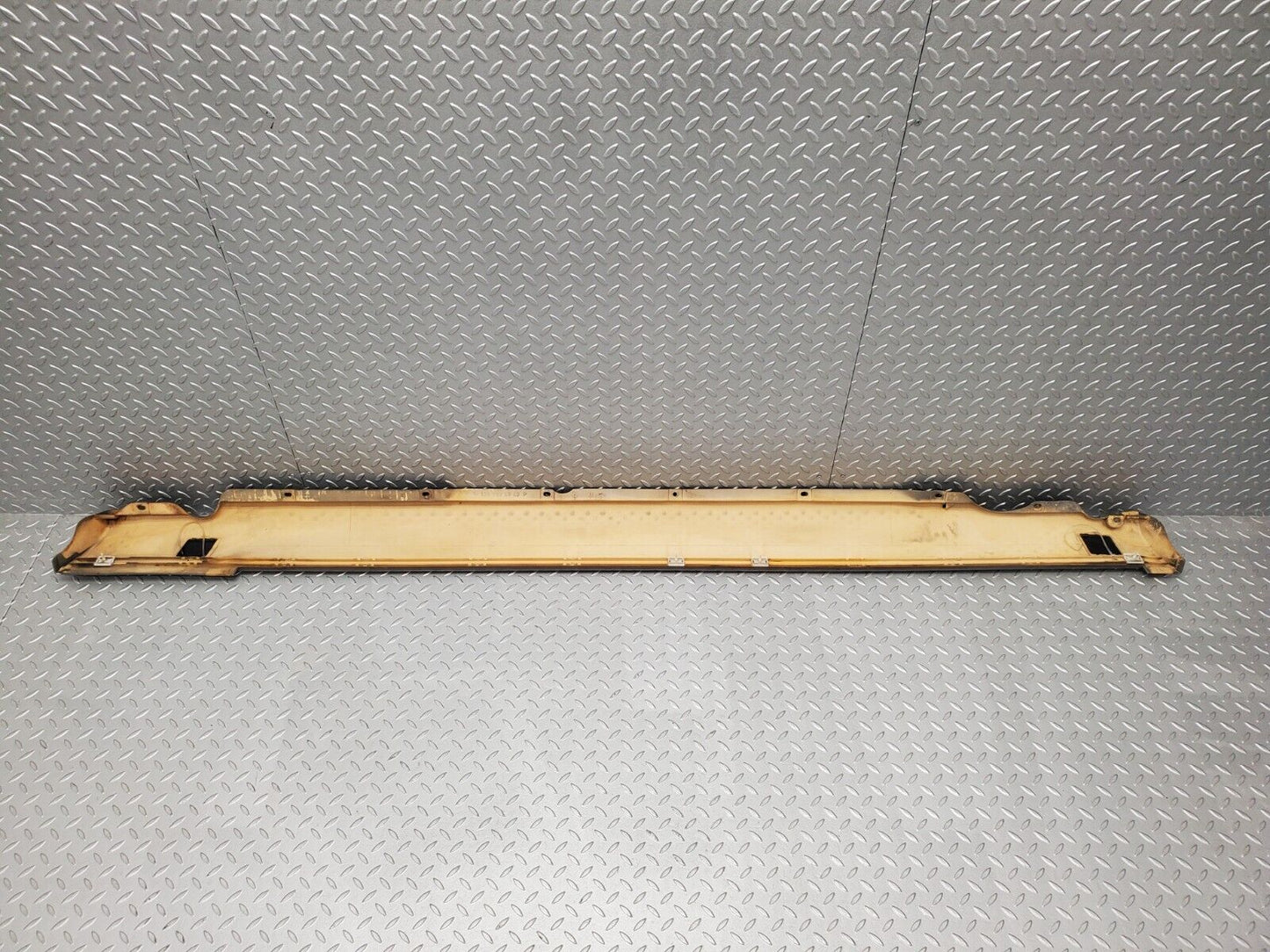 46116 Mercedes-Benz W126 420SE Side Skirt Left 1266904940 1266980130 1266980330