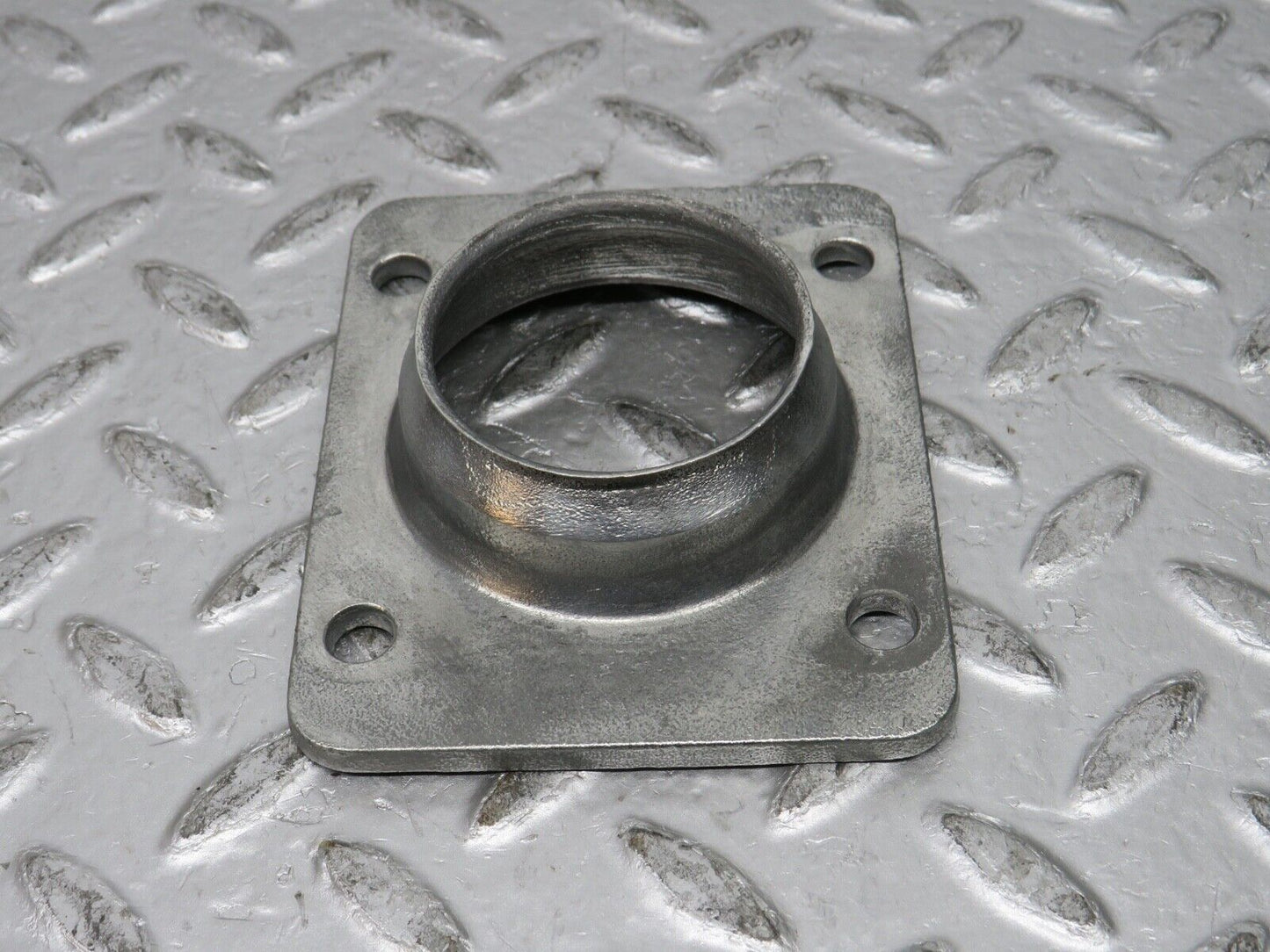 0400 Mercedes-Benz W120 180D Ponton Thermostat Housing Cover