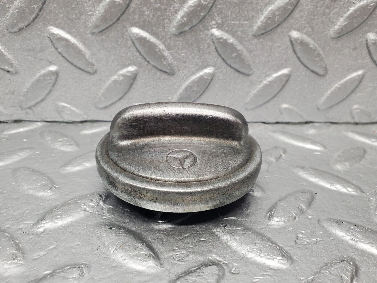 46663 Mercedes-Benz C123 280CE Coupe Engine Oil Filler Cap