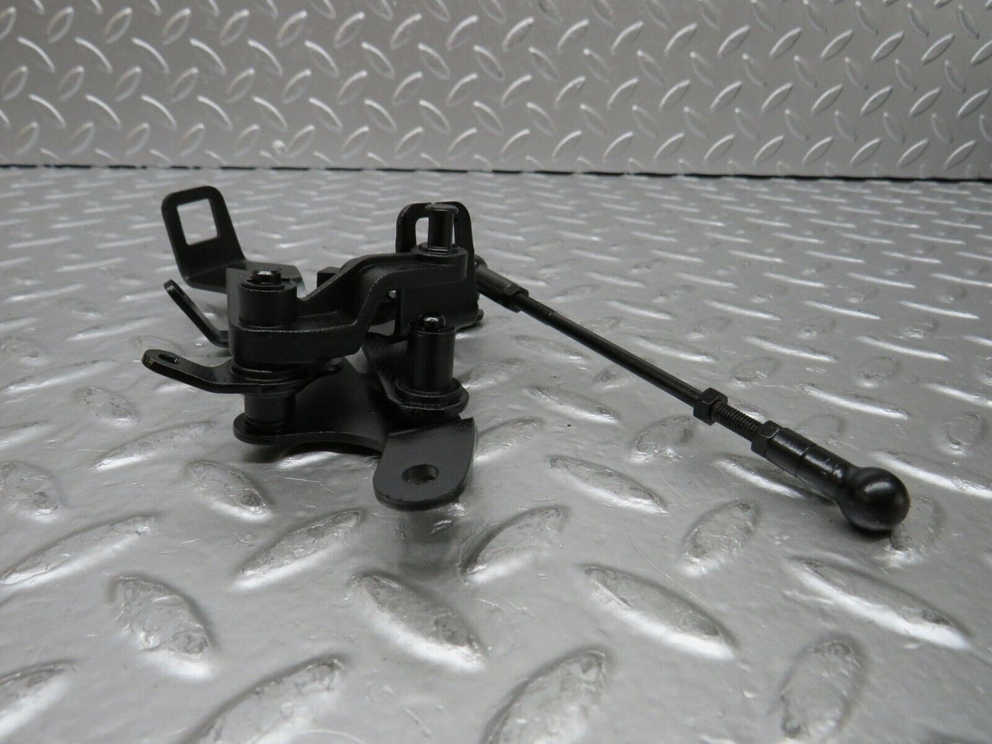 26732 Mercedes-Benz C124 220CE Coupe Throttle Linkage 1110700521