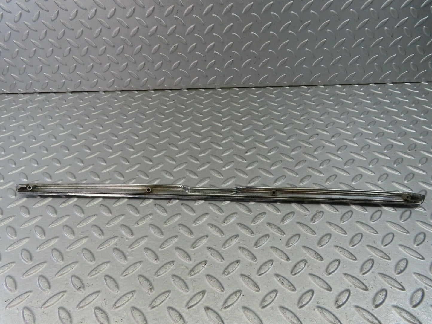 9178 Mercedes-Benz W116 Boot Boot Trunk Handle Bar Chrome 1167580102