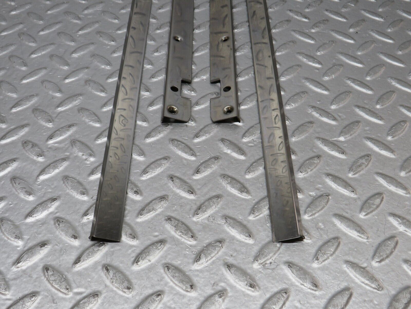 36215 Mercedes-Benz W126 420SE Sunroof Chrome Trim Set
