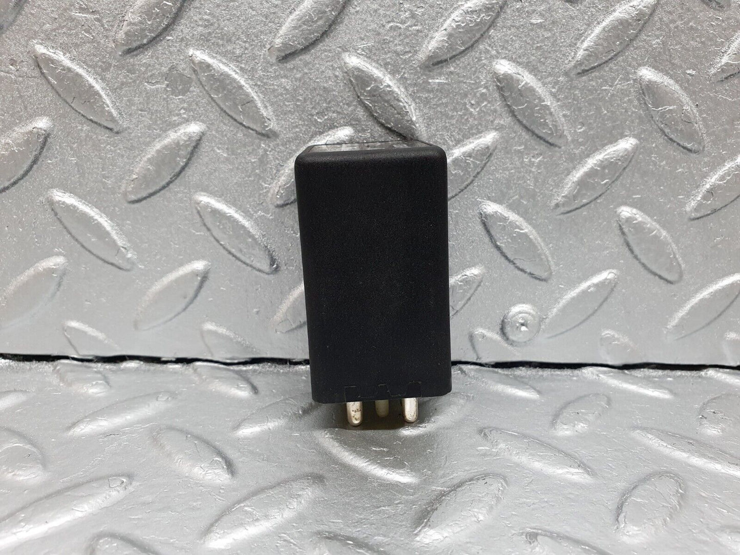41639 Mercedes-Benz W124 200E Multi Purpose Relay 0015457305