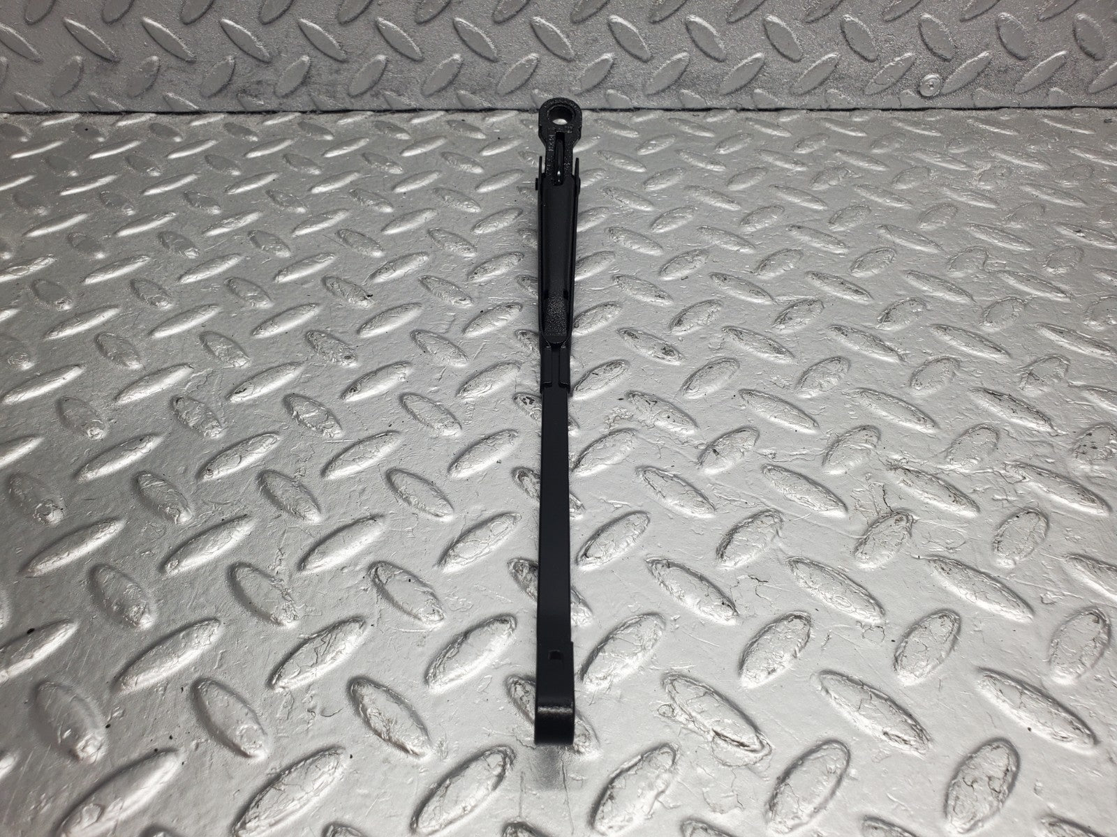 W124 Wagon rear wiper arm used OEM