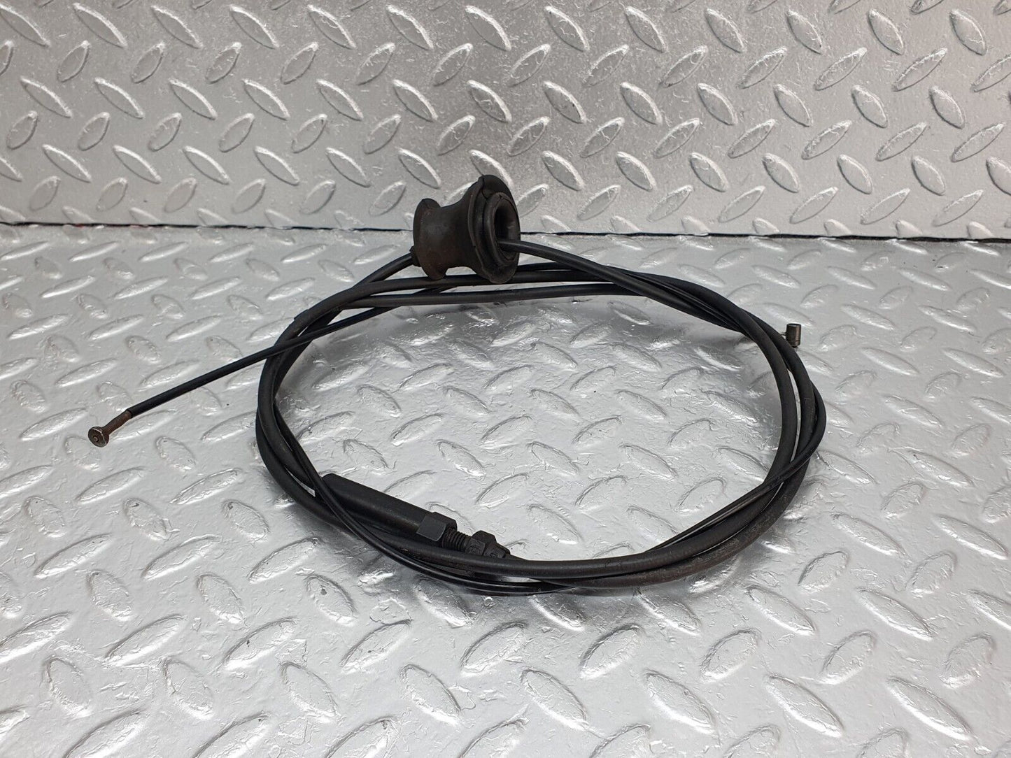 43768 Mercedes-Benz C126 380SEC Coupe Bonnet Release Cable 1269970881