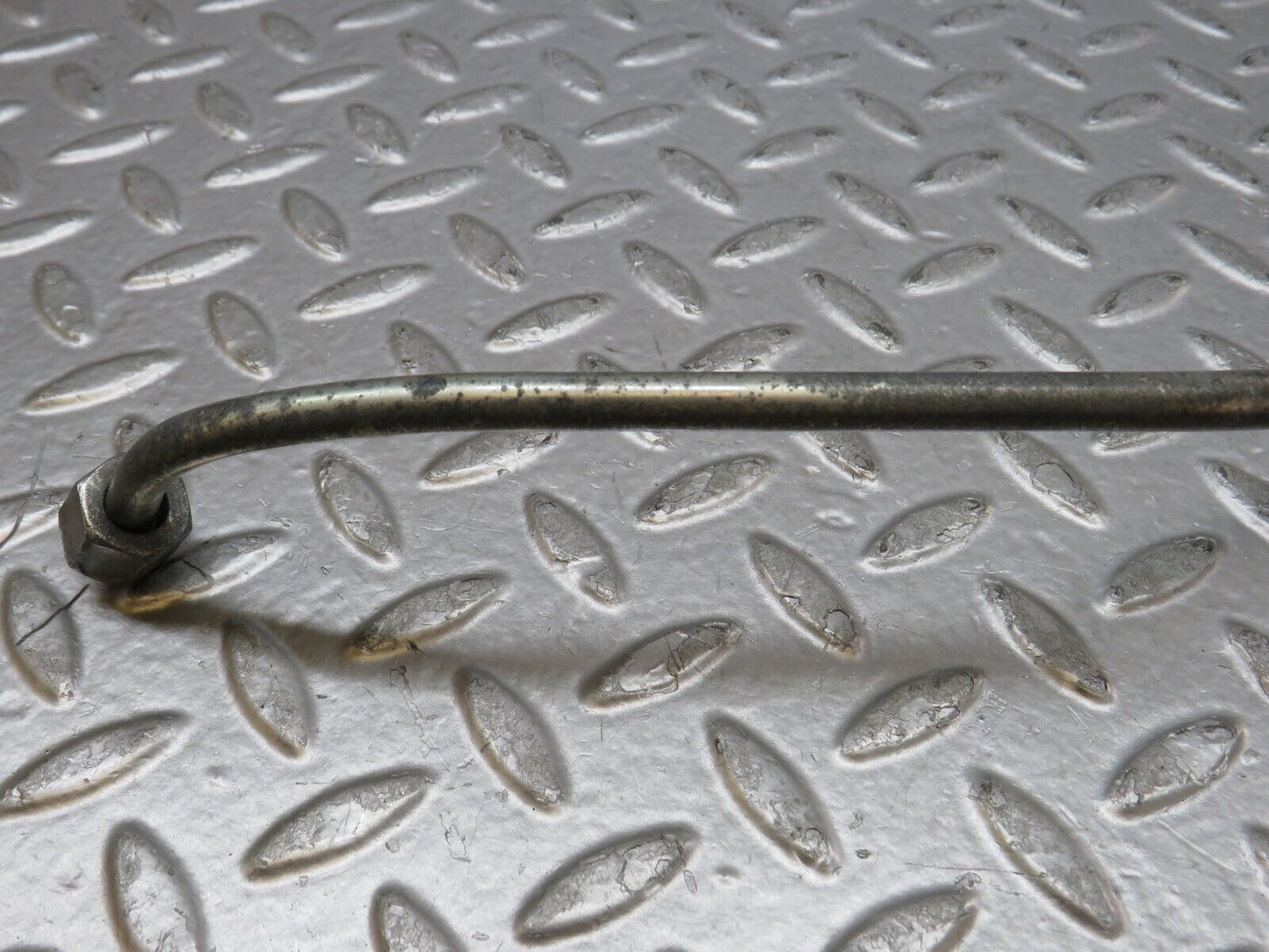 36309 Mercedes-Benz W126 420SE Oil Pipe Line
