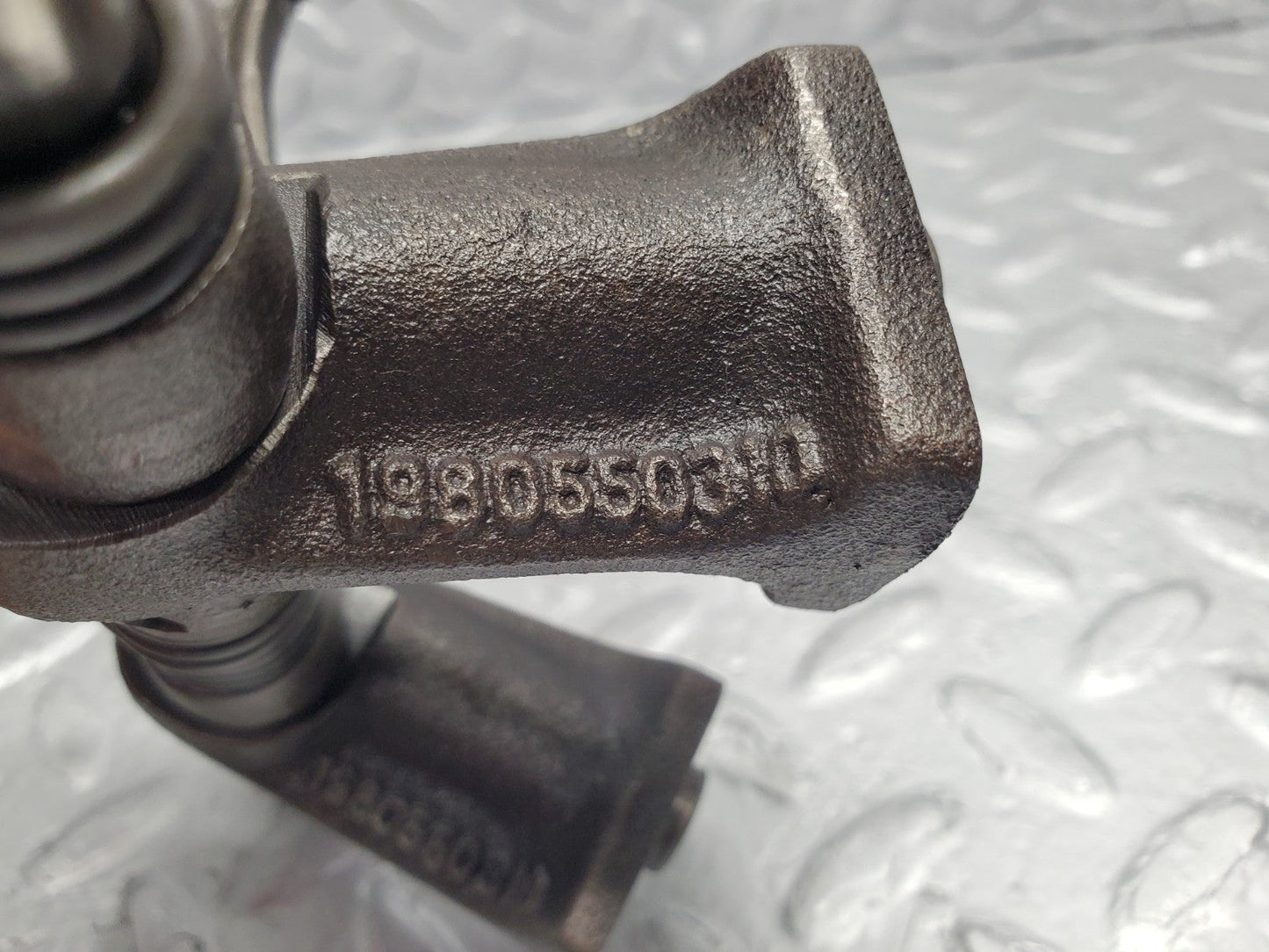 W112 rocker arm support arm and shaft used OEM