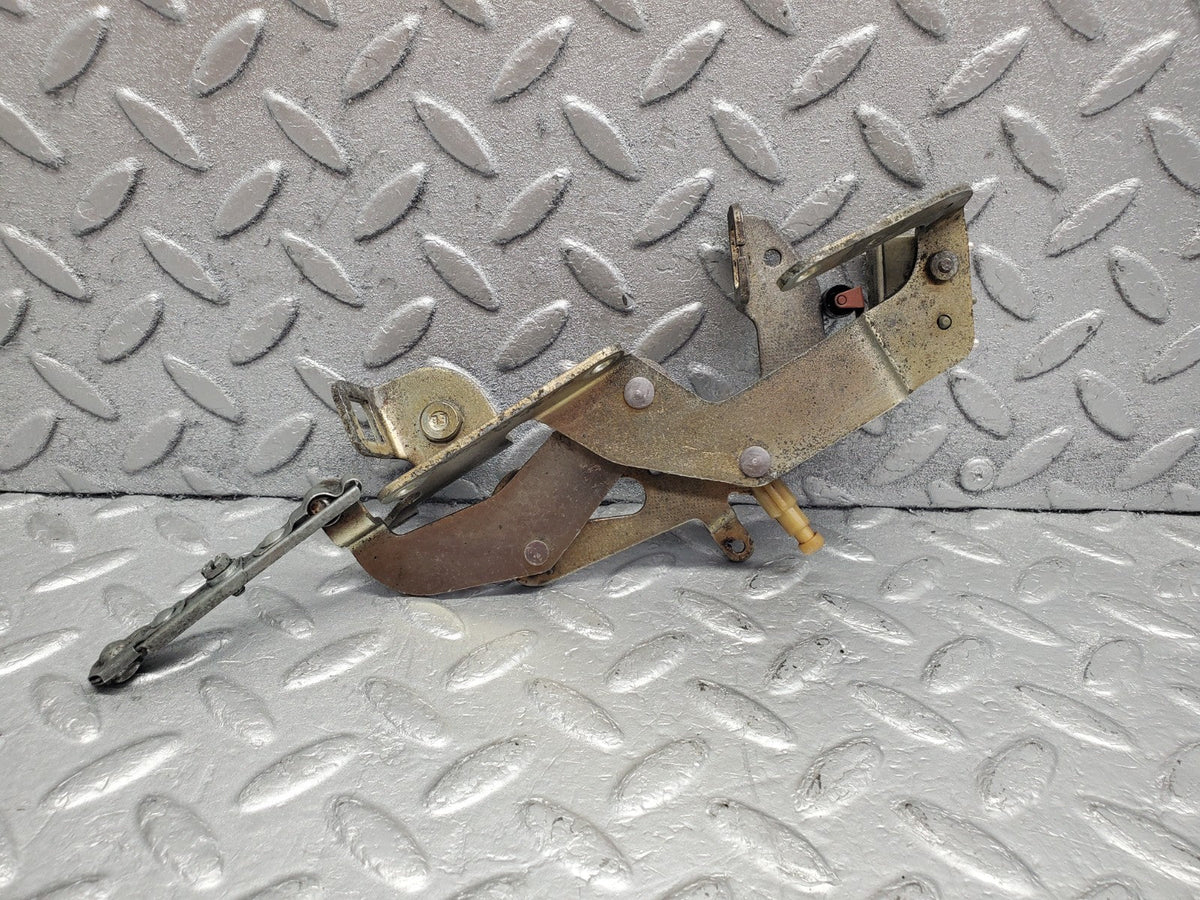 W201 Baby Benz throttle linkage used OEM