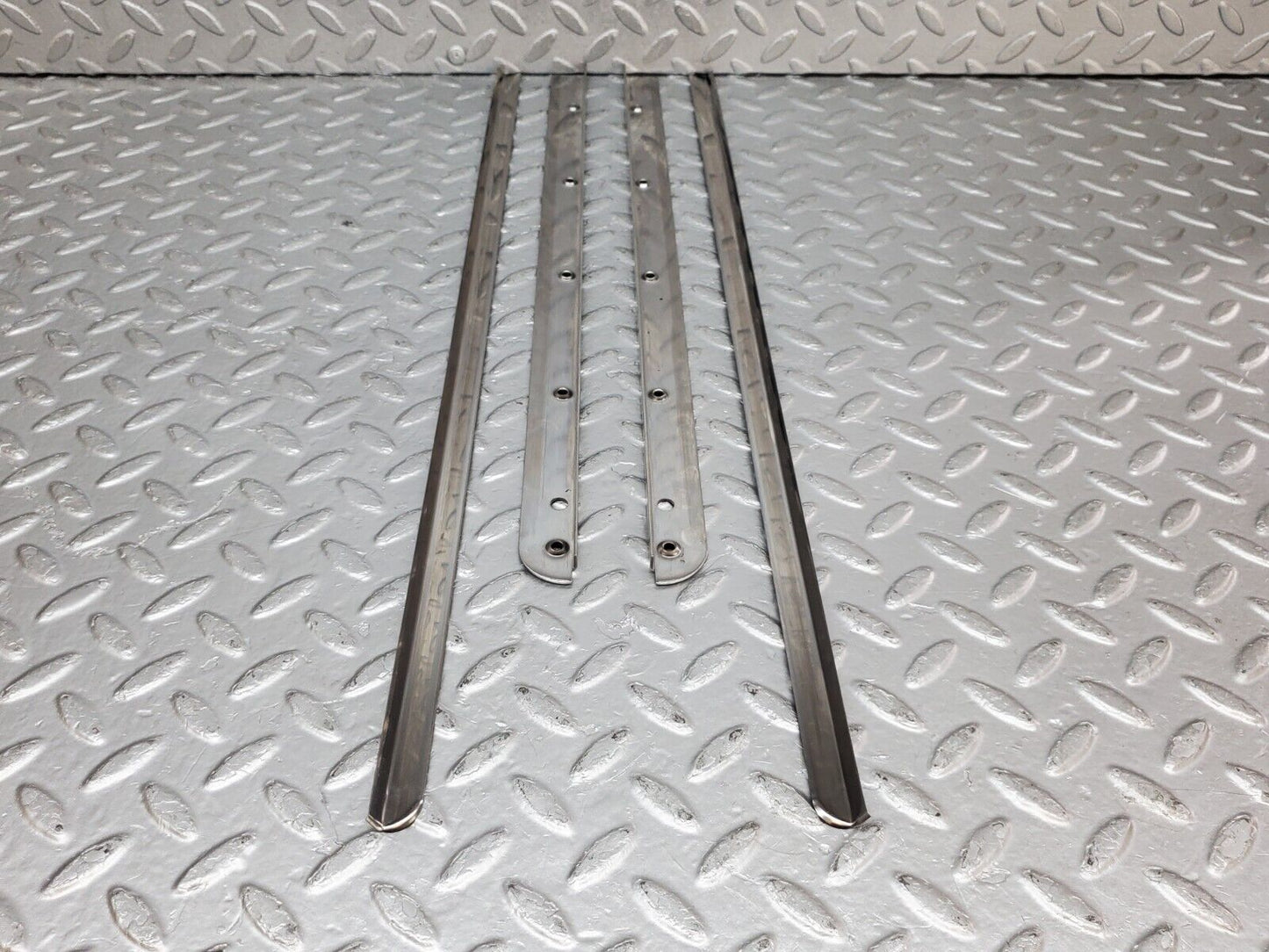 44511 Mercedes-Benz W123 280E Sunroof Chrome Trim Set