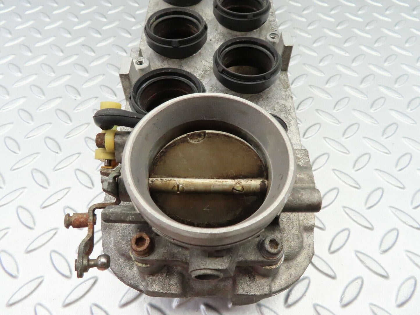 6418 Mercedes-Benz W126 380SE Lower Intake Manifold 1161415301