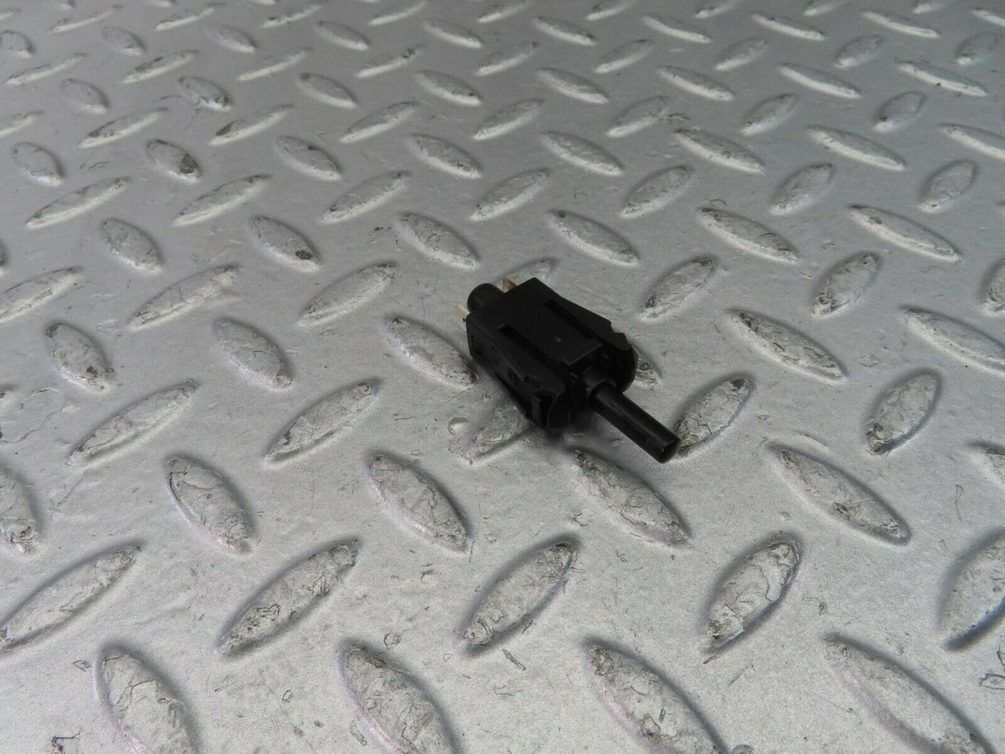10401 Mercedes-Benz W201 190E Door Contact Switch 0015458714