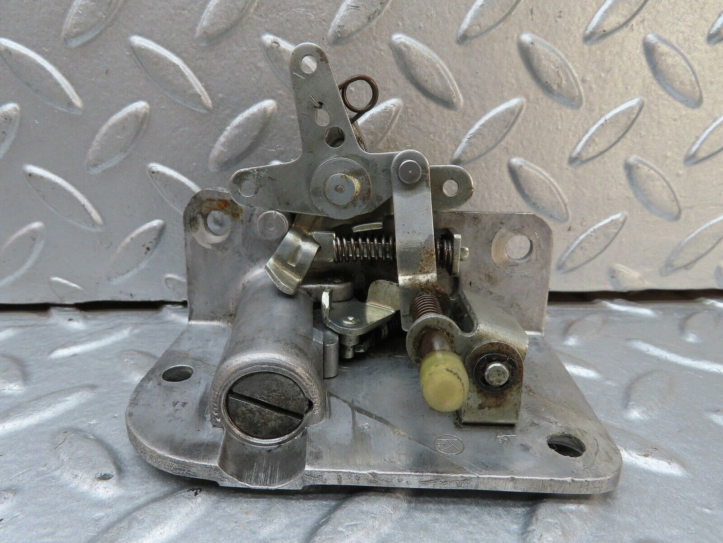 18585 Mercedes-Benz W120 W121 Ponton Rear Right Door Lock Mechanism