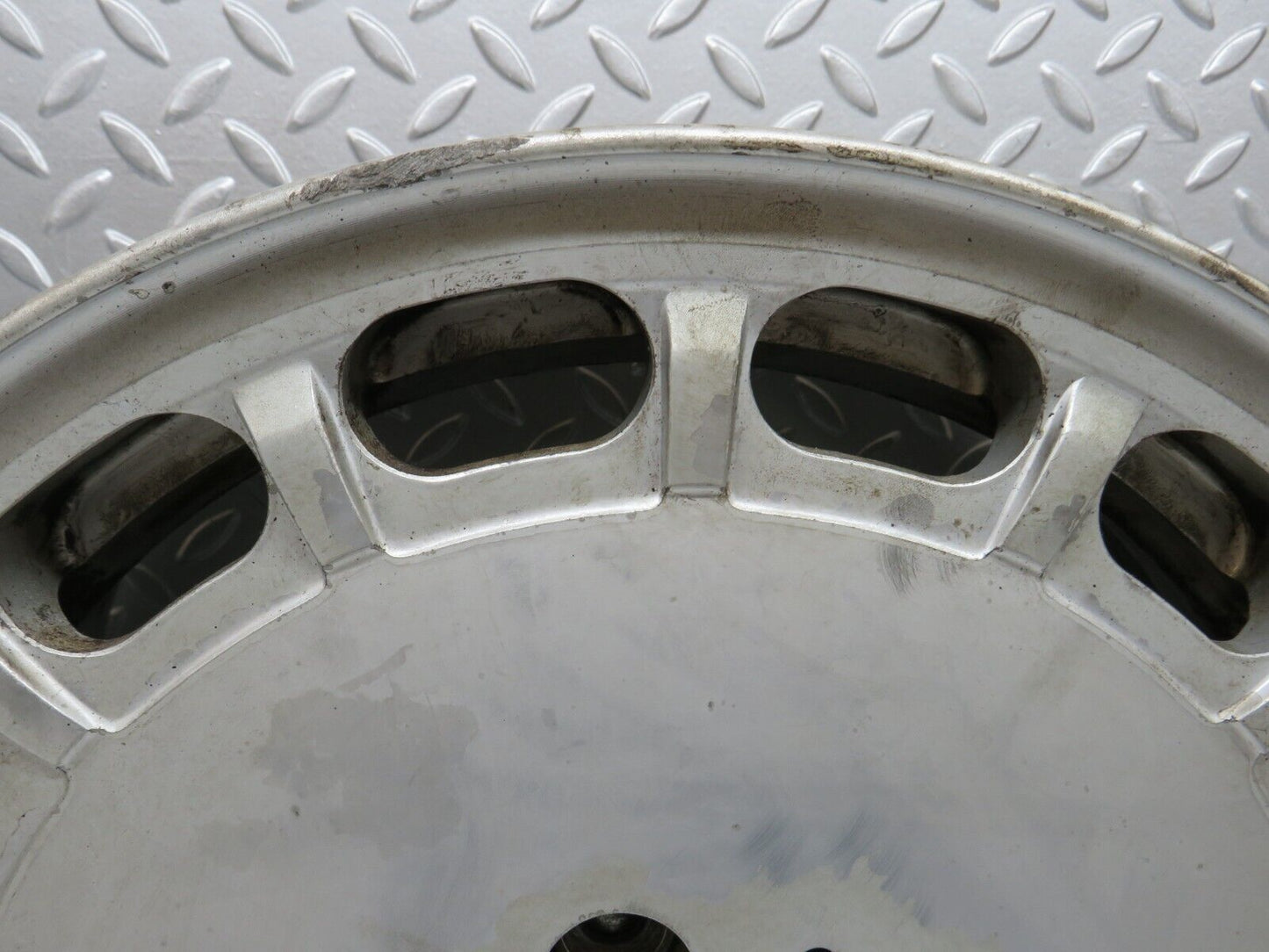 29611 Mercedes-Benz W124 230E Alloy Wheel 6.5Jx15H2 ET49 1244001802