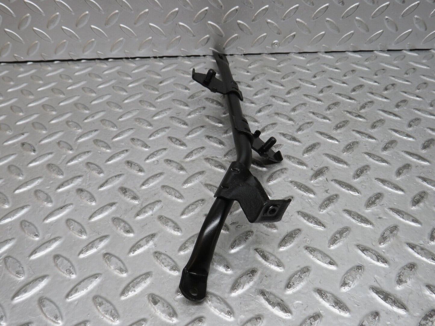 29129 Mercedes-Benz C124 320CE Coupe Horn Bracket