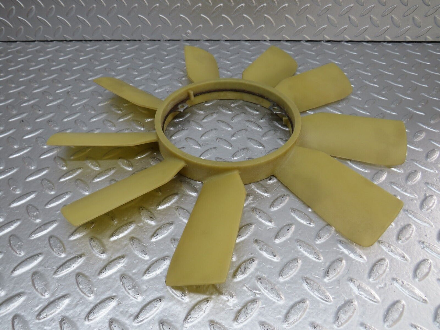 34160 Mercedes-Benz W124 260E Engine Cooling Fan 1032000423