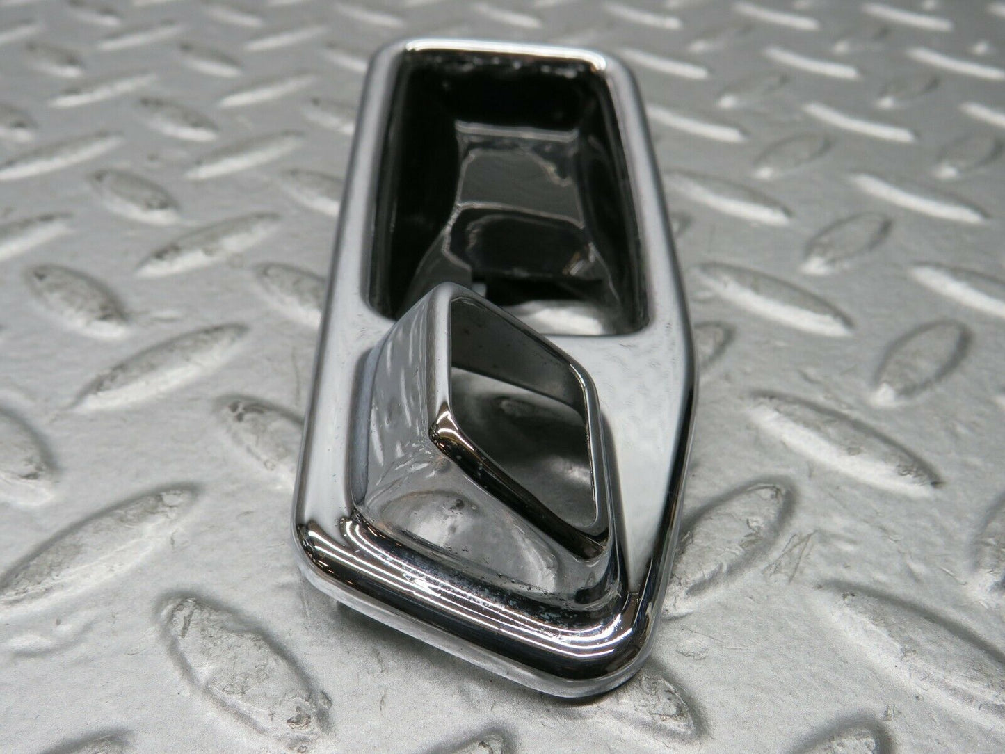 21976 Mercedes-Benz S123 280TE Wagon Chrome Frame For Door Opener Left 1167660111