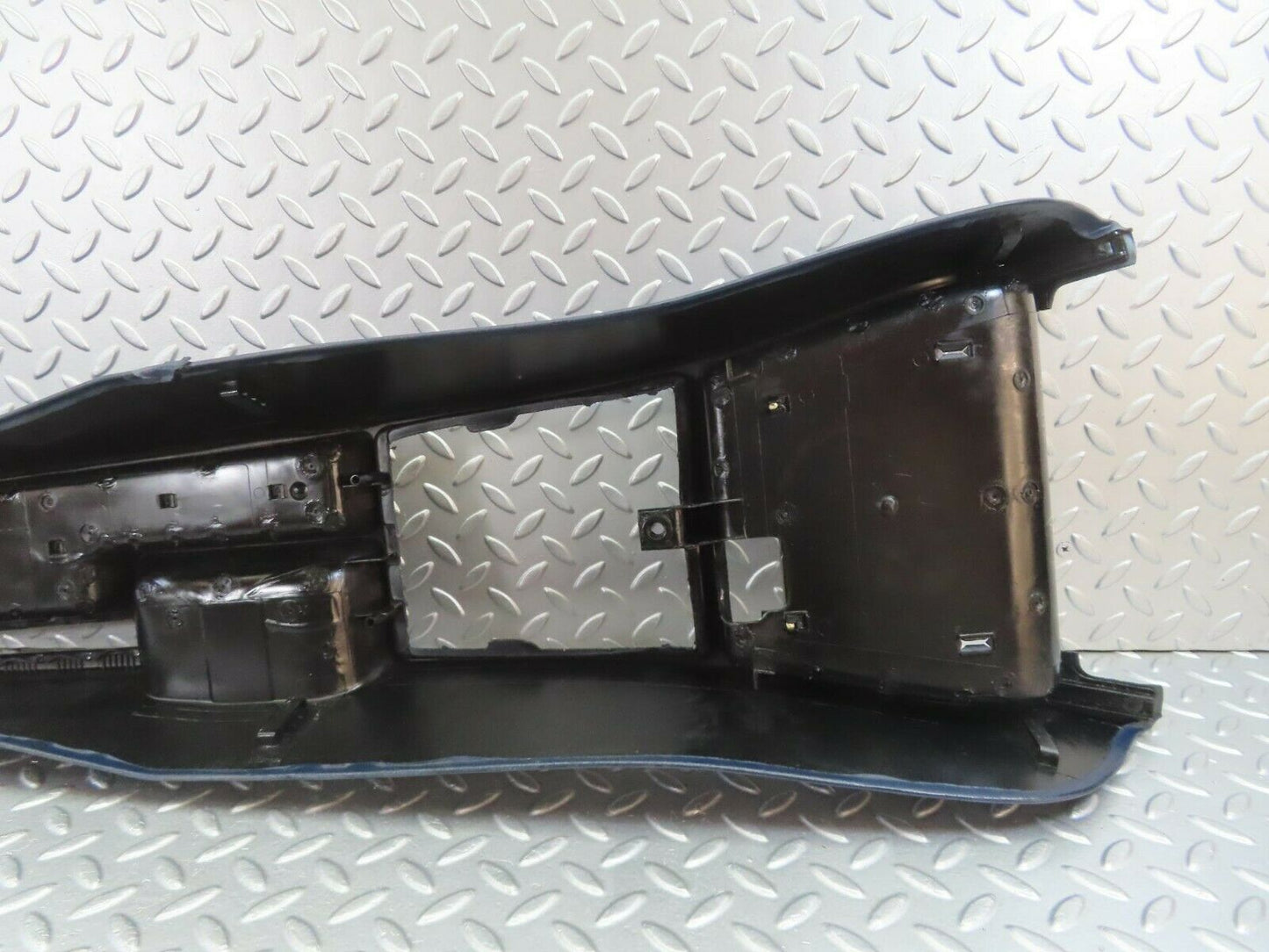 10421 Mercedes-Benz W201 190E Centre Console Blue