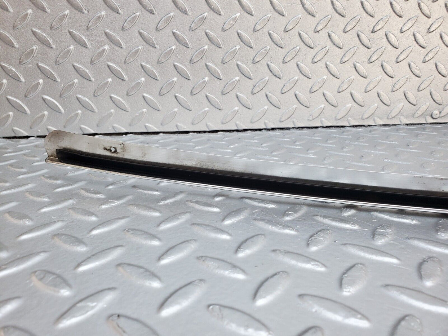 45996 Mercedes-Benz W126 420SE Roof Chrome Trim Left Side