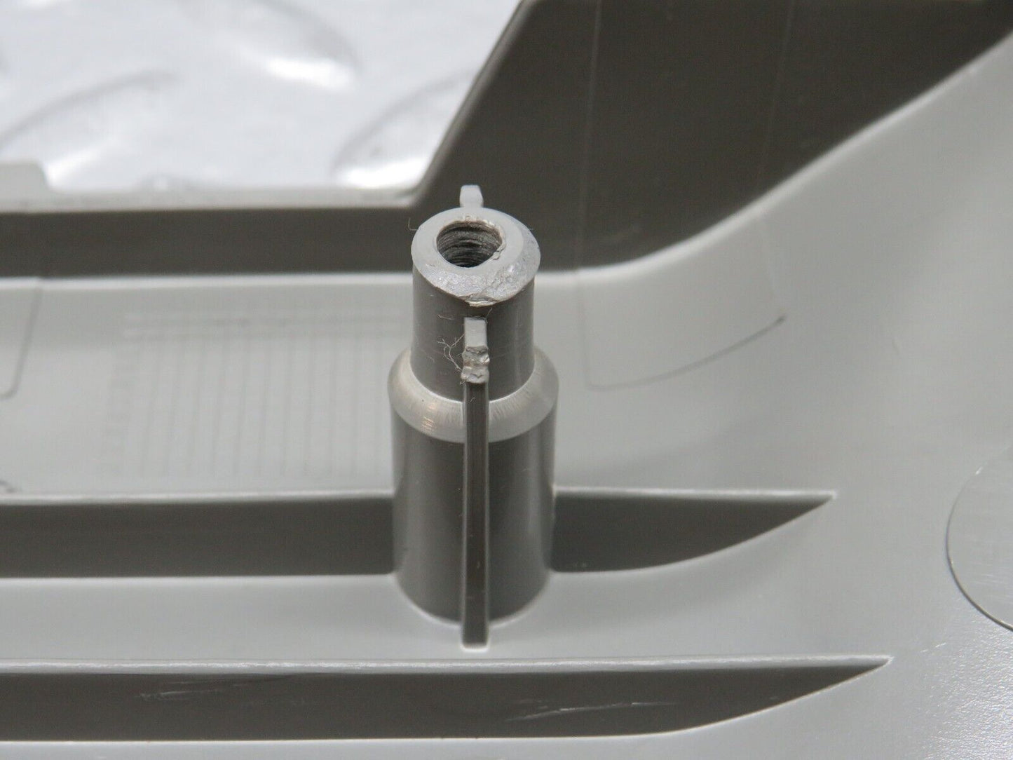 32324 Mercedes-Benz S124 300TE B Pillar Lower Cover Right Side Grey 1246920422
