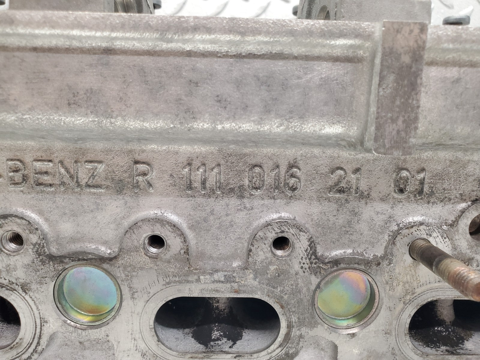 W124 Wagon cylinder head used OEM