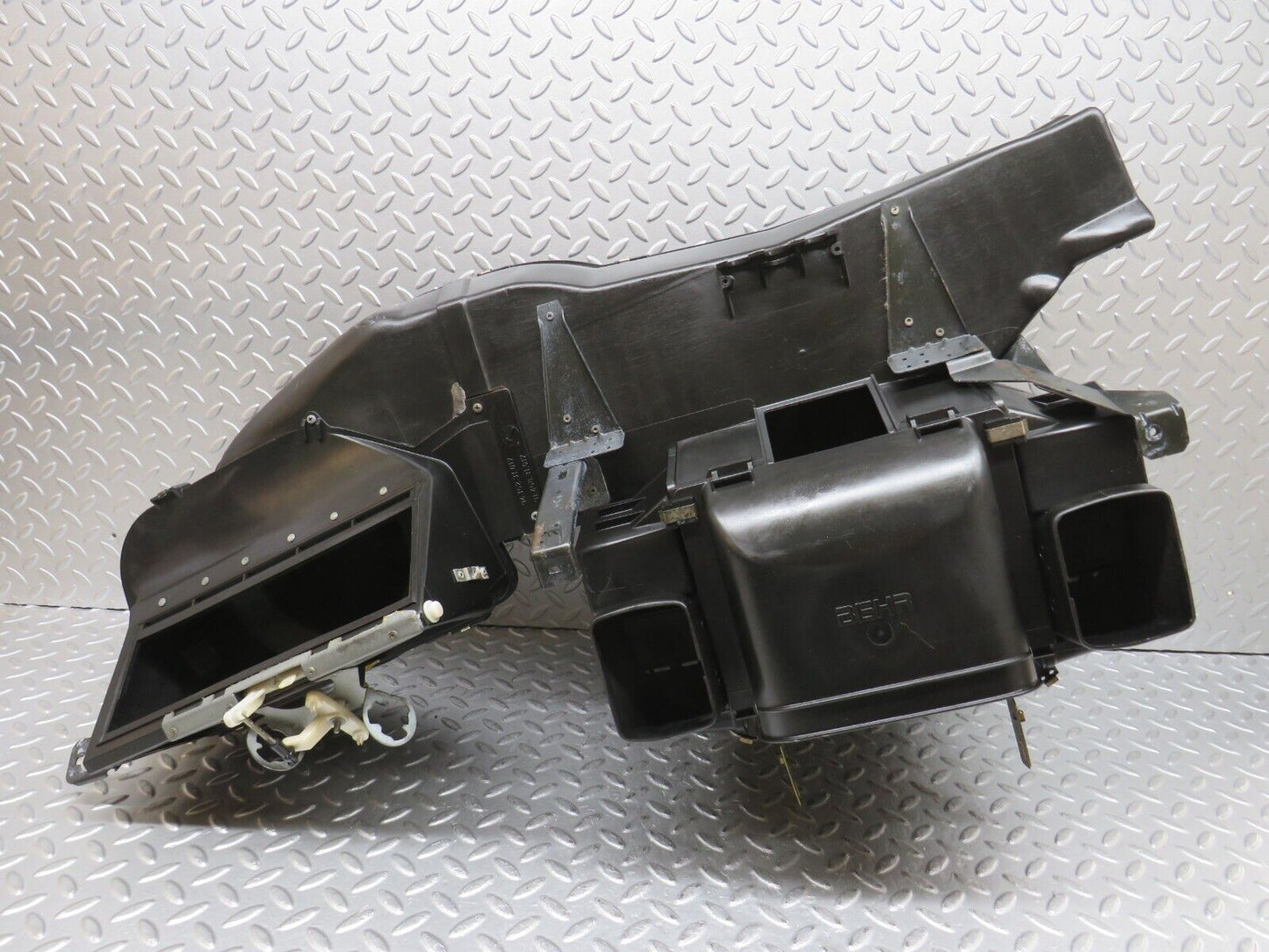36315 Mercedes-Benz W126 420SE Heater Box Blower Housing Behr