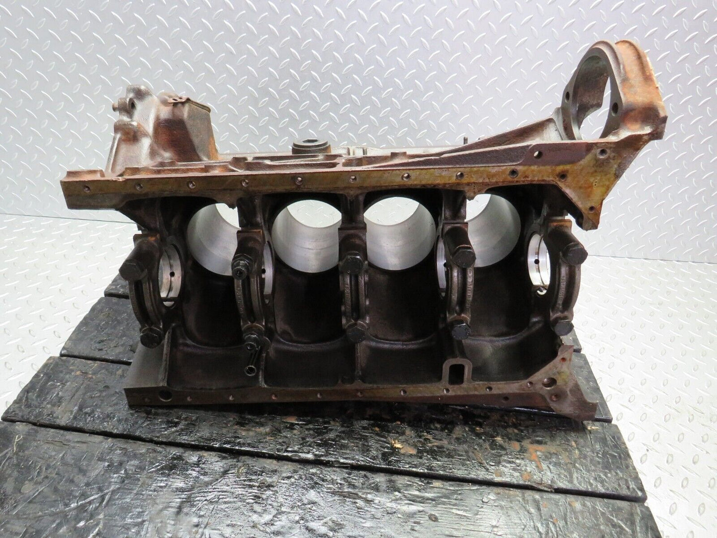 29957 Mercedes-Benz W123 230E Engine Block 1020110301 M102.980