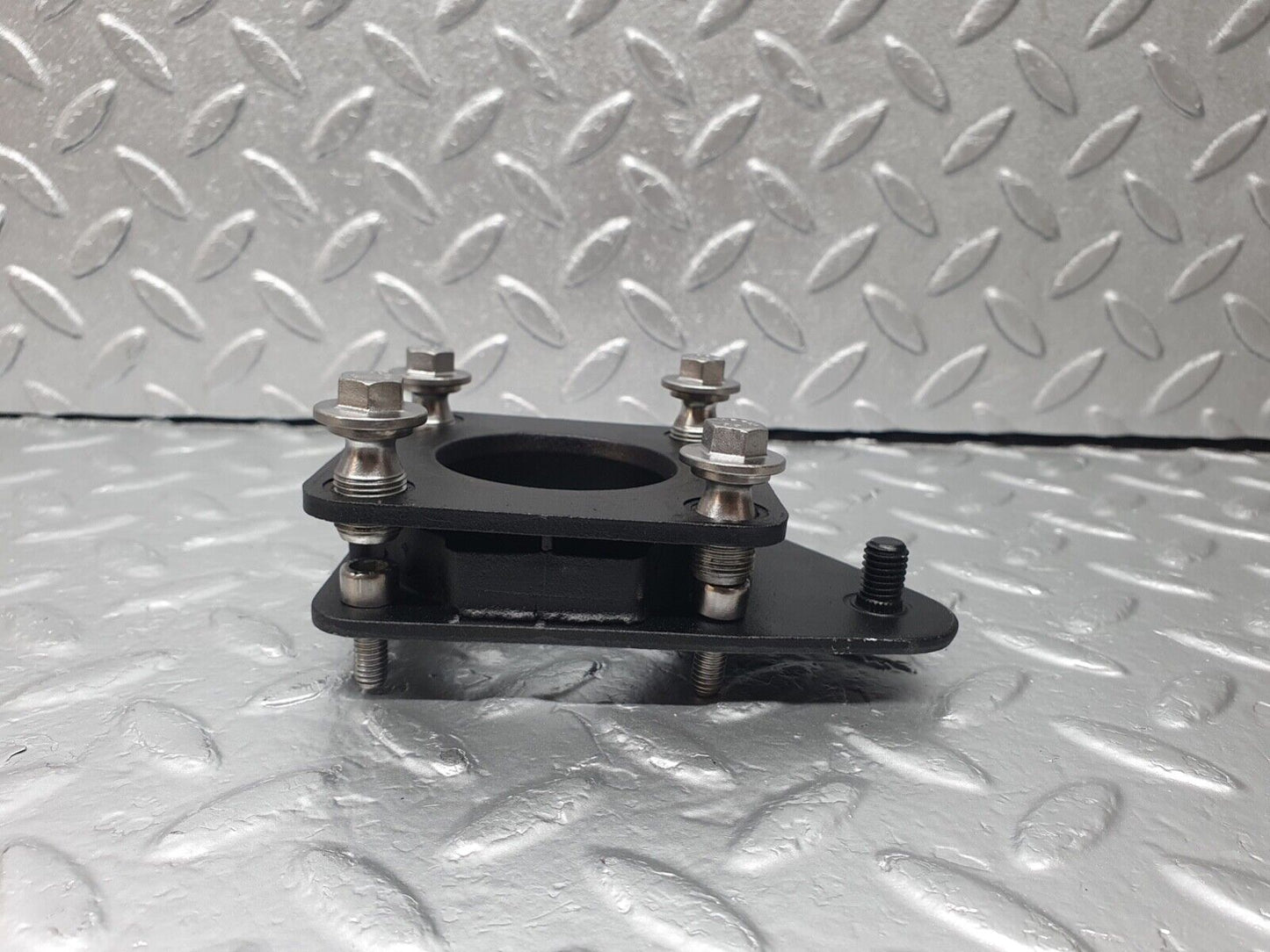 42982 Mercedes-Benz W201 190 Carburettor Mounting Flange 1020711368