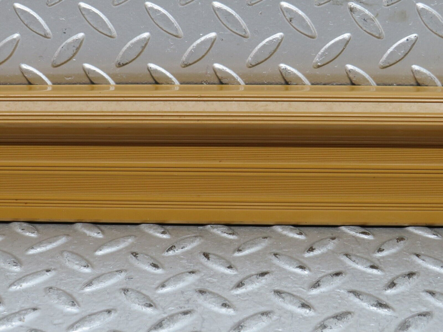 28555 Mercedes-Benz W123 230E Front Left Door Sill Trim Palomino