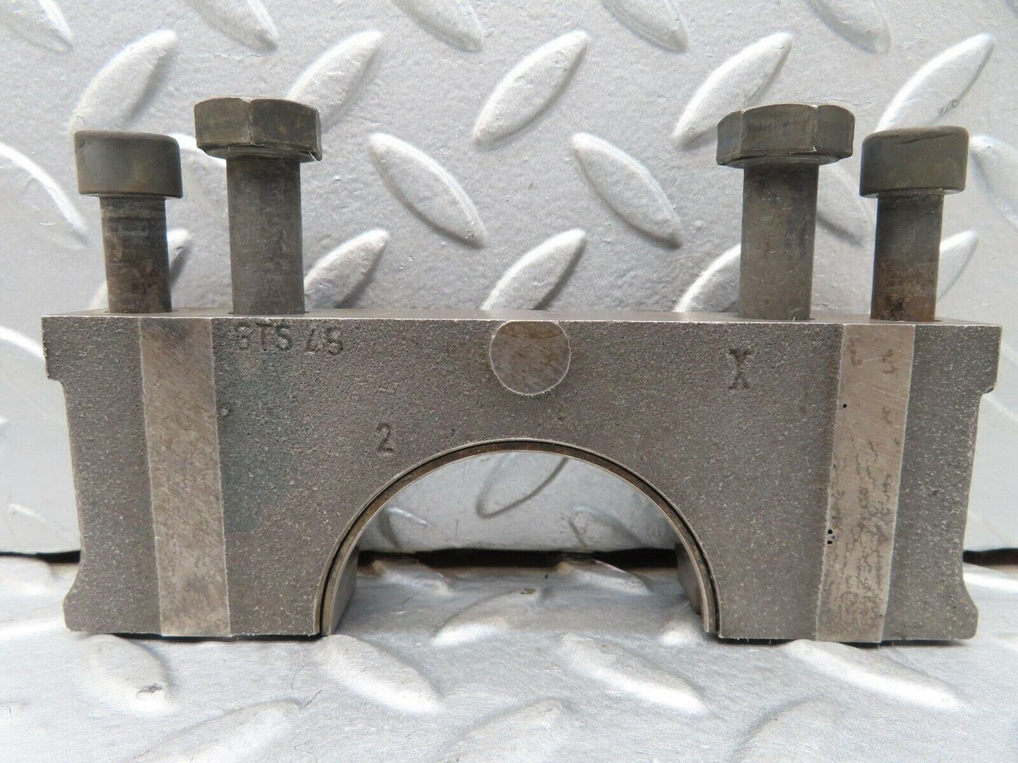 16545 Mercedes-Benz C107 350SLC Coupe Crankshaft Bearing Holder Block 1160110312