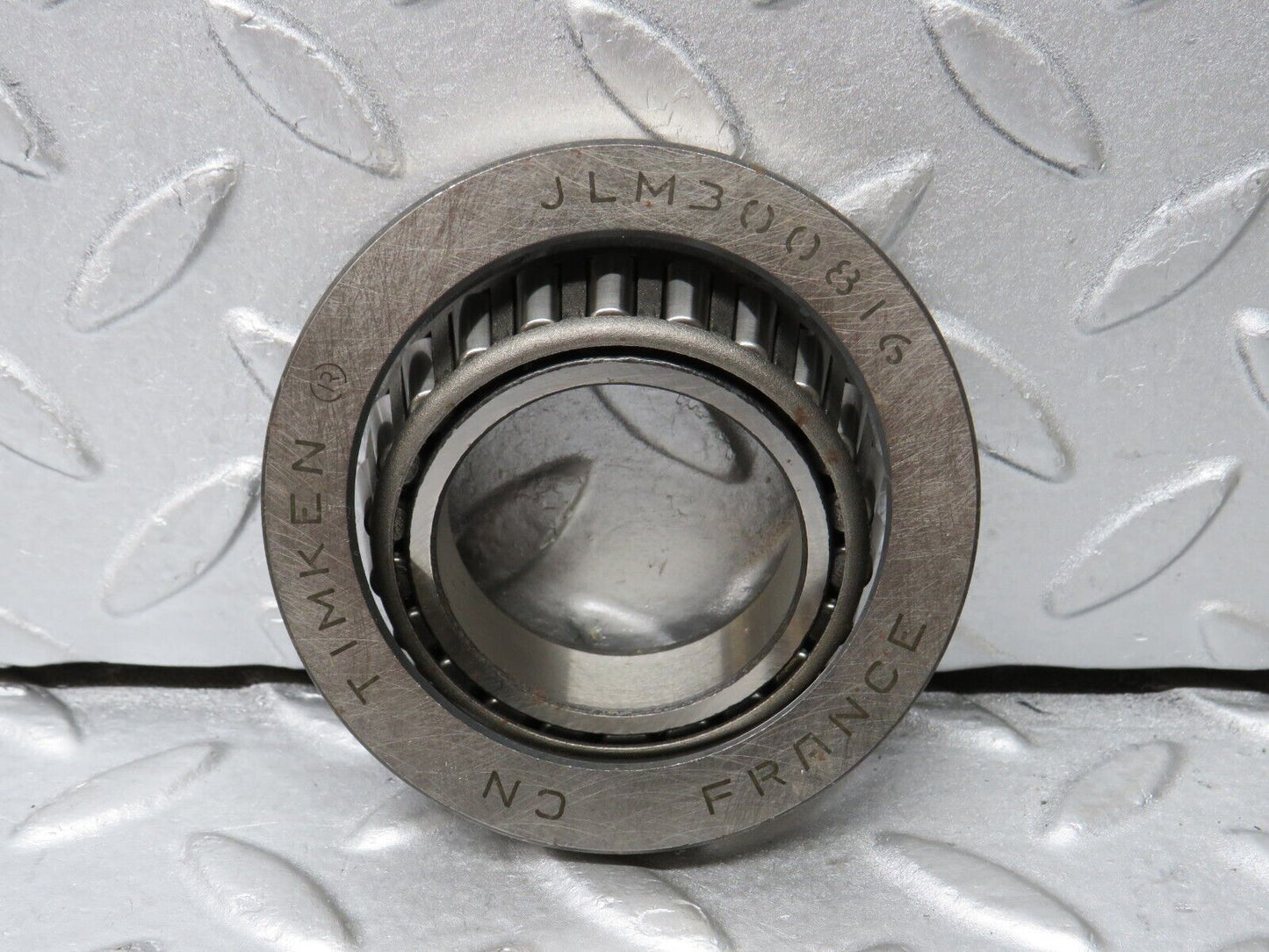 38201 Mercedes-Benz Tapered Roller Bearing TIMKEN JLM300816 New 1249800102