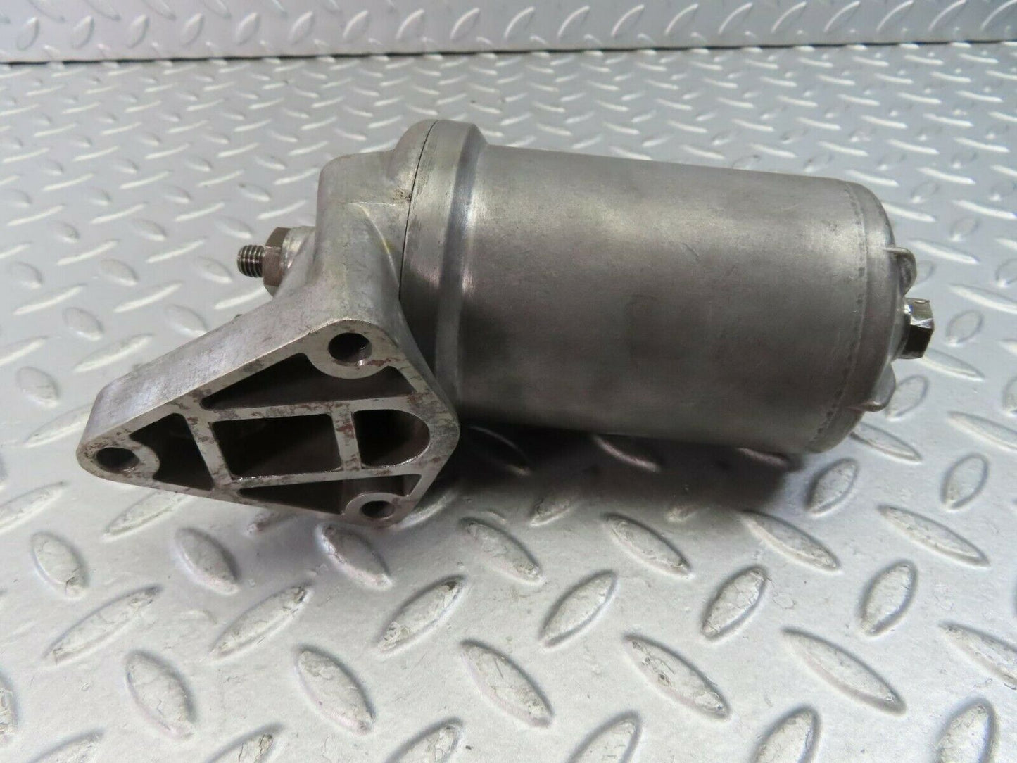 9189 Mercedes-Benz W111 Oil Fiter Housing F0256/8