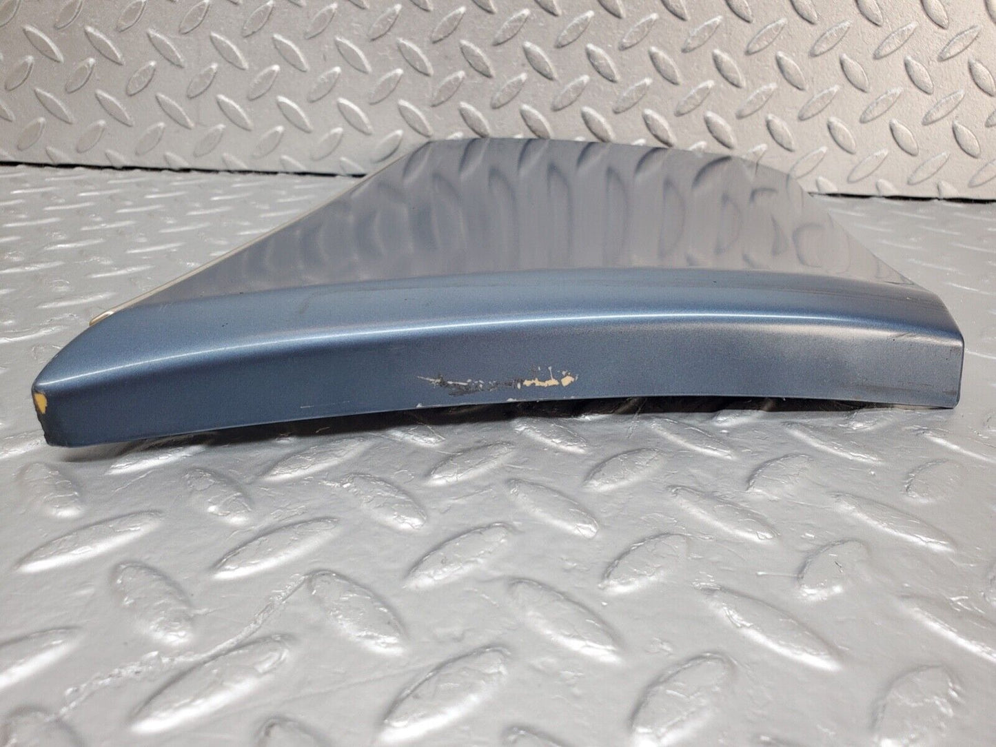 44646 Mercedes-Benz W124 220E Front Left Fender Wing Moulding Trim 1246901340