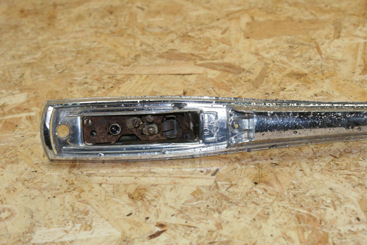 2293 Mercedes-Benz W105 219 PONTON Top Fender Chrome  K13243