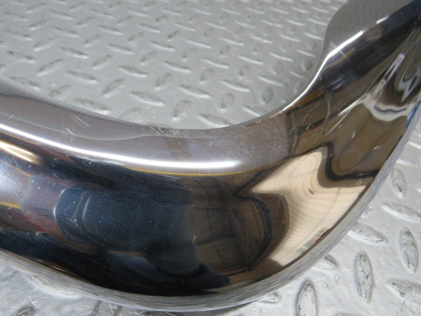 37670 Mercedes-Benz W109 300SEL Front Right Upper Bumper Corner