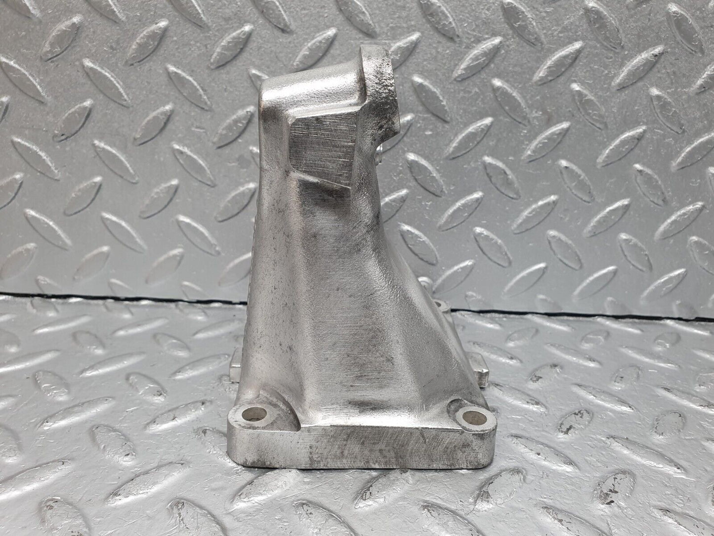 41012 Mercedes-Benz W126 300SE Engine Mount Bracket Right Side 6032230704