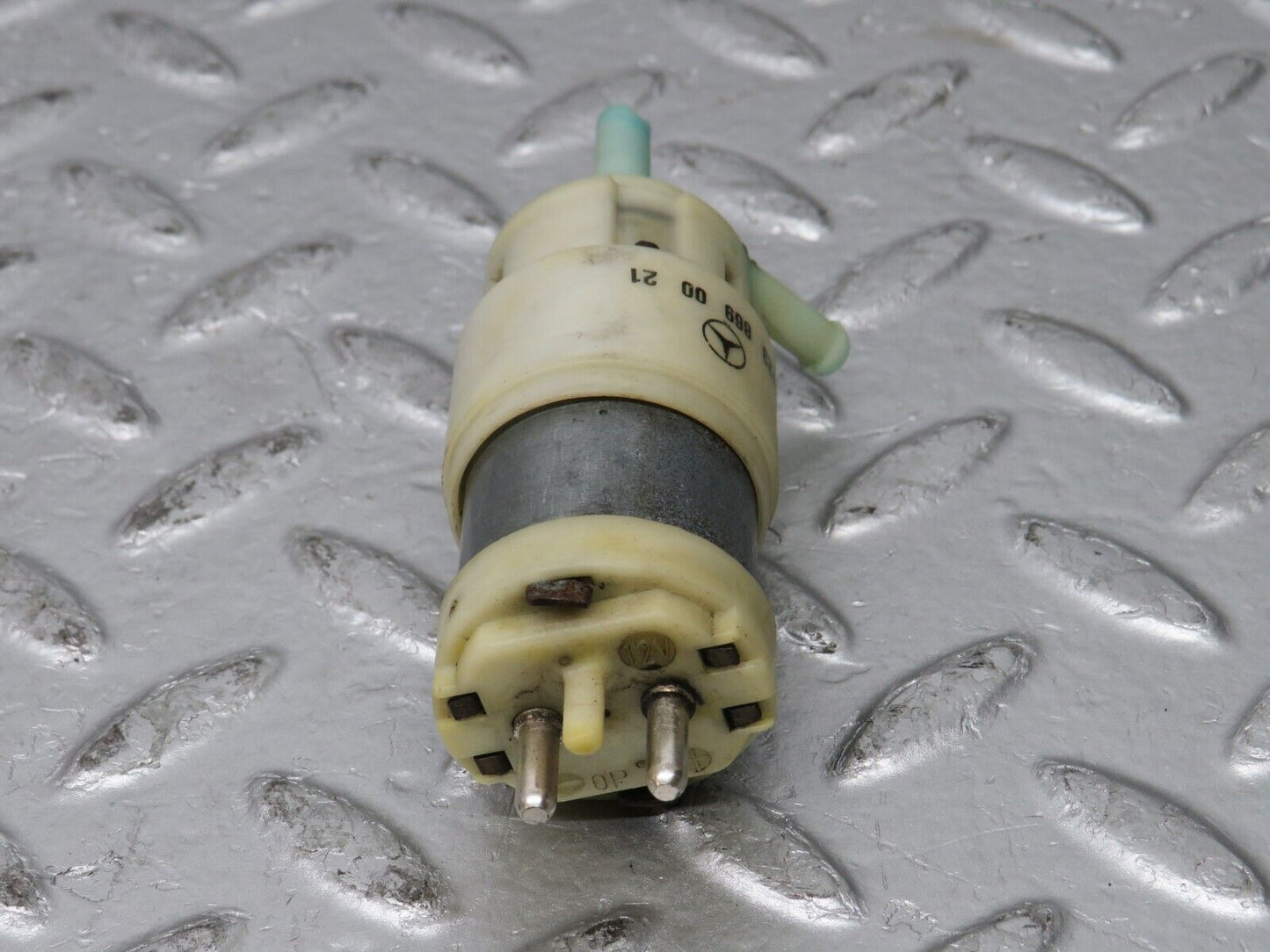 32046 Mercedes-Benz W123 230E Windscreen Washer Pump 1238690021