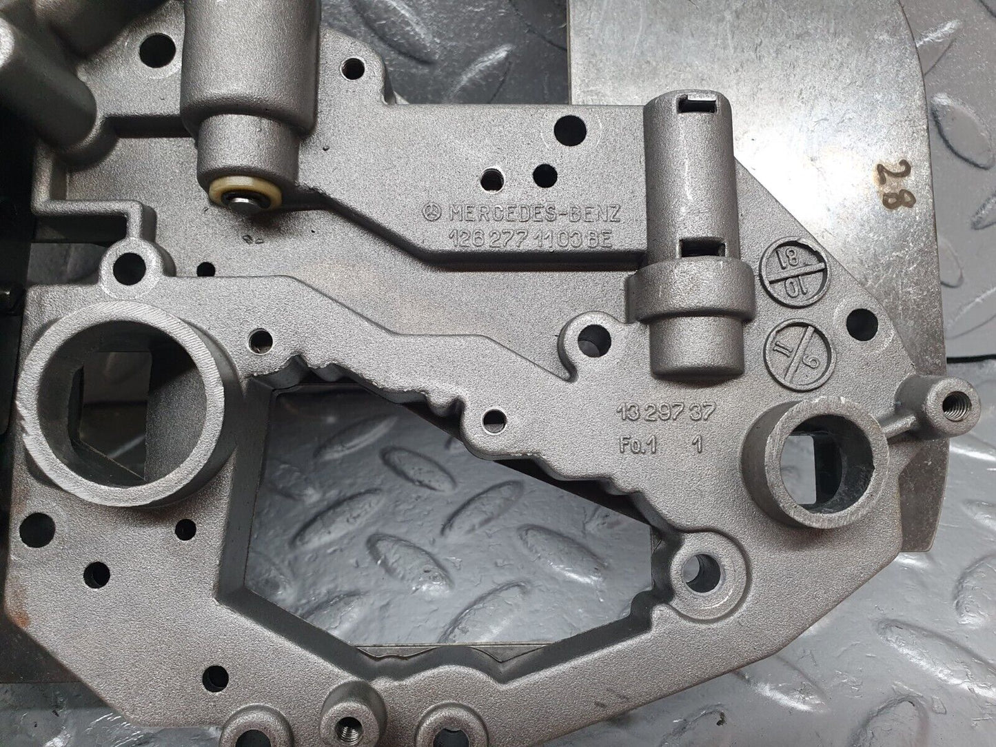 43862 Mercedes-Benz C126 380SEC Coupe Automatic Gearbox Valve Body 722.310 1262772901 1262771103