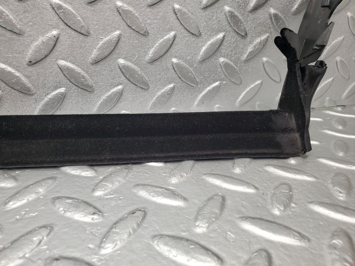 46745 Mercedes-Benz R129 320SL Coupe Left Door Seal Window Weatherstrip