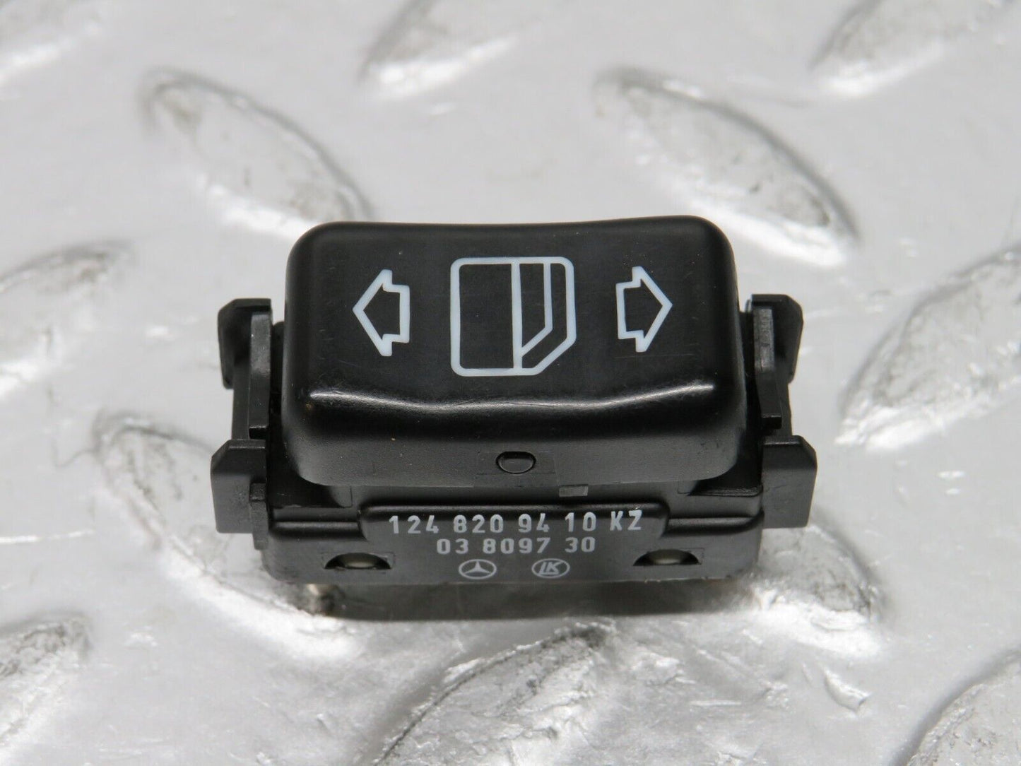 31382 Mercedes-Benz S124 220TE Electric Window Switch Right Side 1248209410