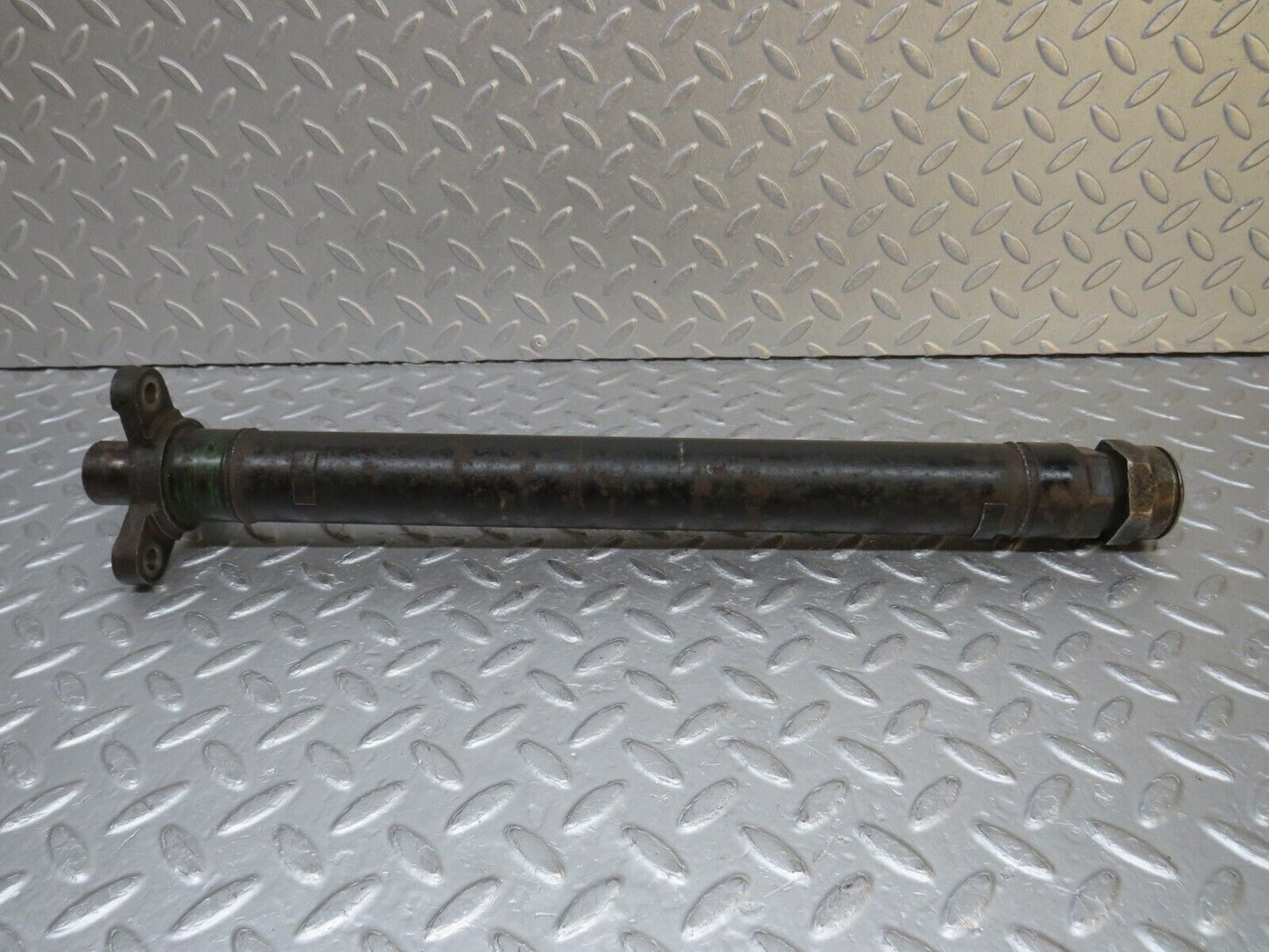 37588 Mercedes-Benz W109 300SEL Prop Shaft 1084130112
