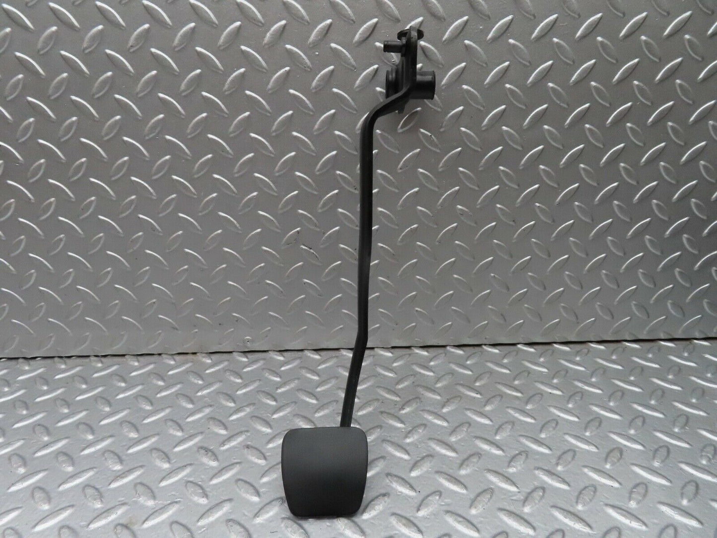 18246 Mercedes-Benz W111 220SE Coupe Clutch Pedal