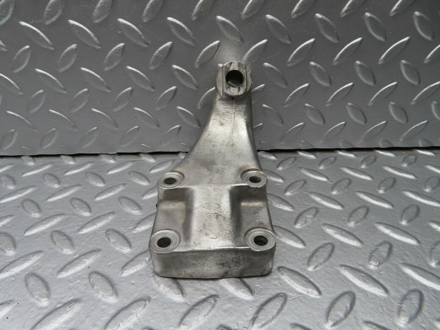 20632 Mercedes-Benz R107 450SL Engine Mount Bracket Right 1162232304