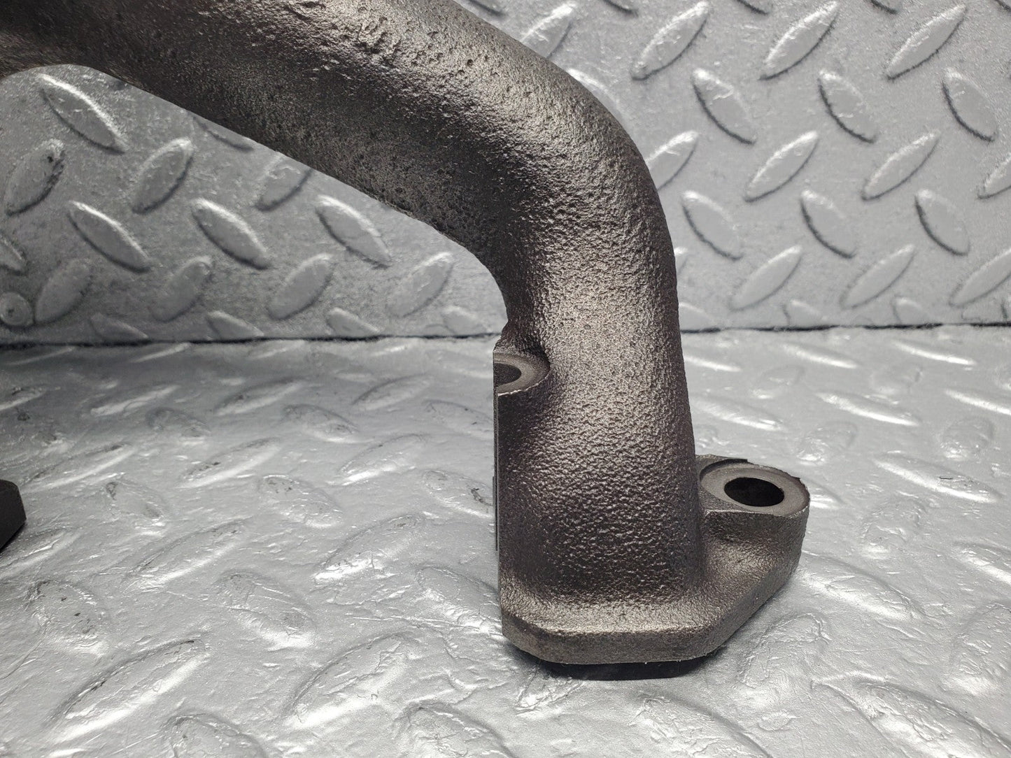 W112 exhaust manifold 4-6 used OEM