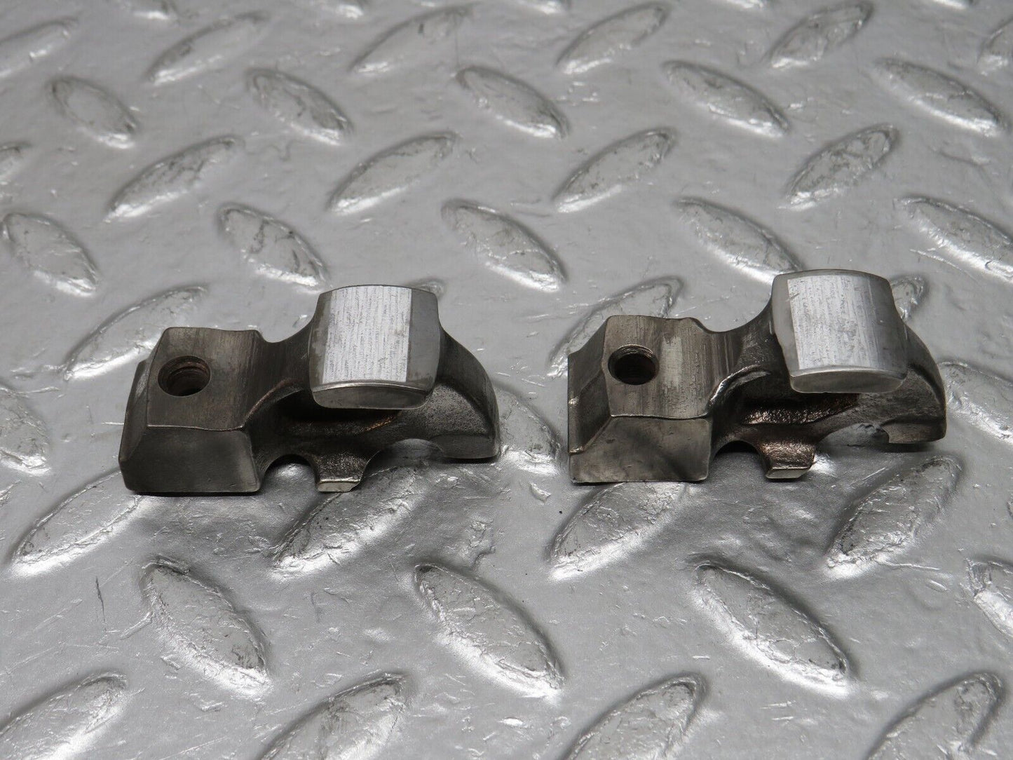 33005 Mercedes-Benz C107 R107 350 V8 Valve Rocker Arm With Spring & Tappet