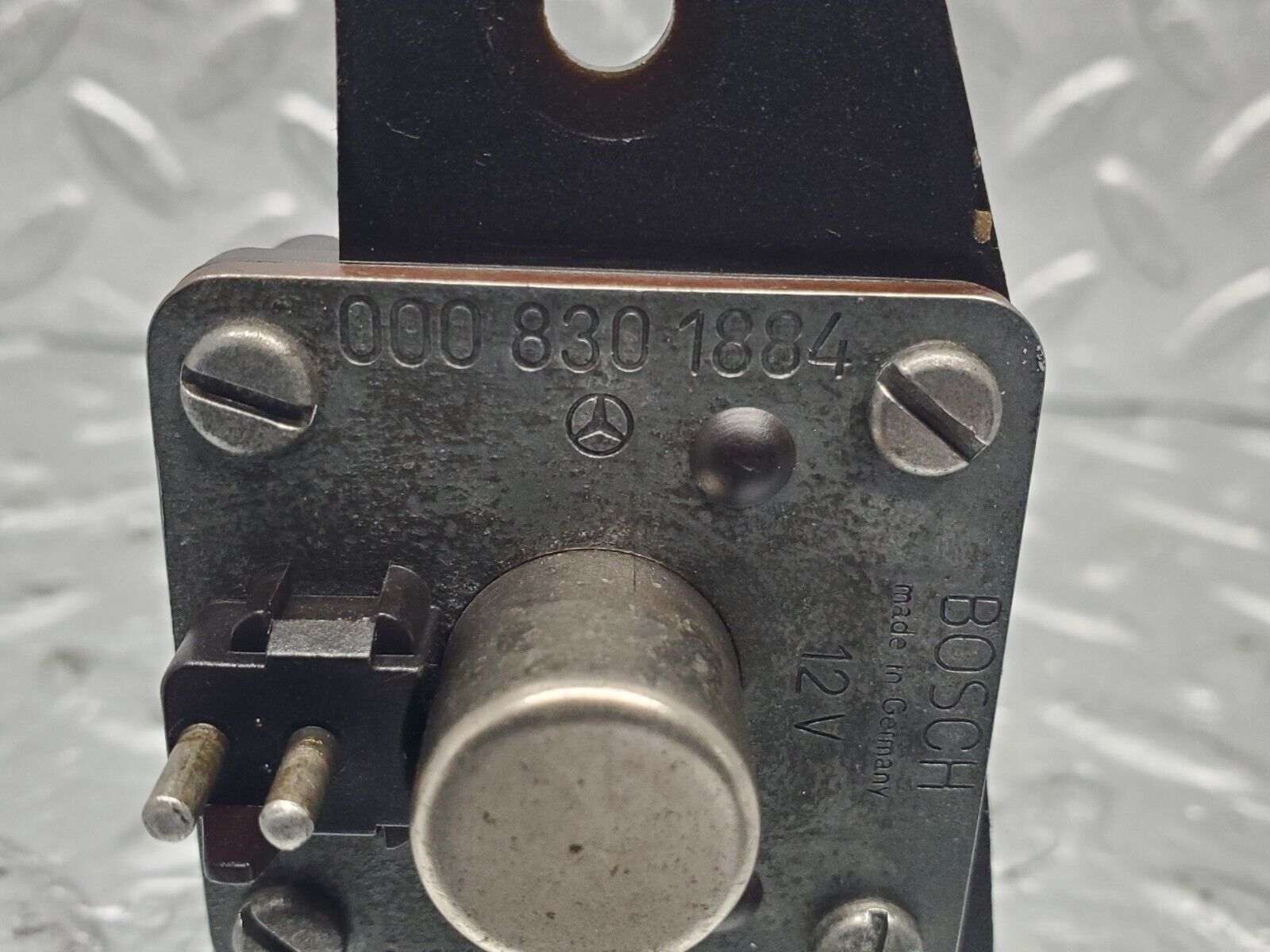 44047813
