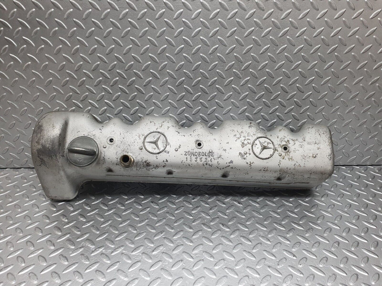 43388 Mercedes-Benz W108 280SE Cylinder Head Valve Cover 1300160005
