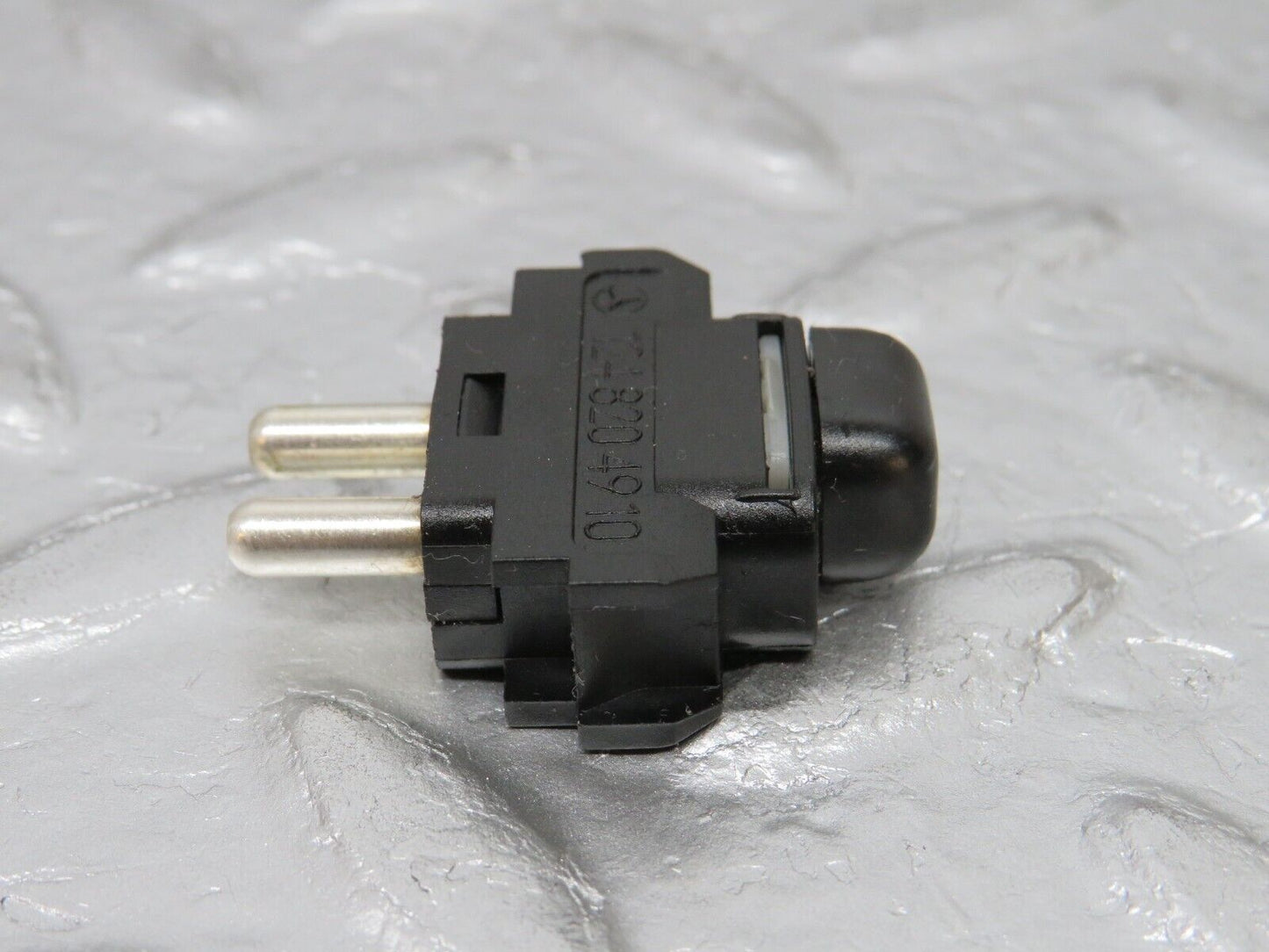 32404 Mercedes-Benz S124 300TE Wagon Child Lock Control Switch 1248204910