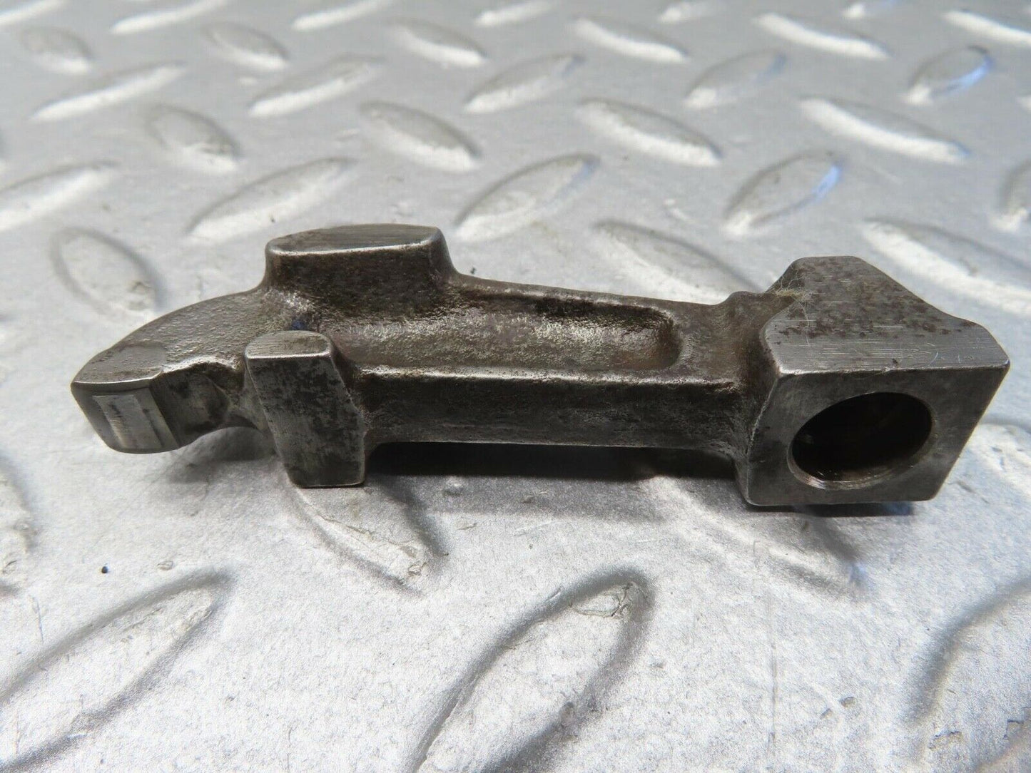 13374 Mercedes-Benz W111 230S Valve Rocker Arm With Retaining Spring